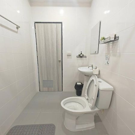57 Hidden House Bkk Chinatown Hotel Bangkok Exterior photo