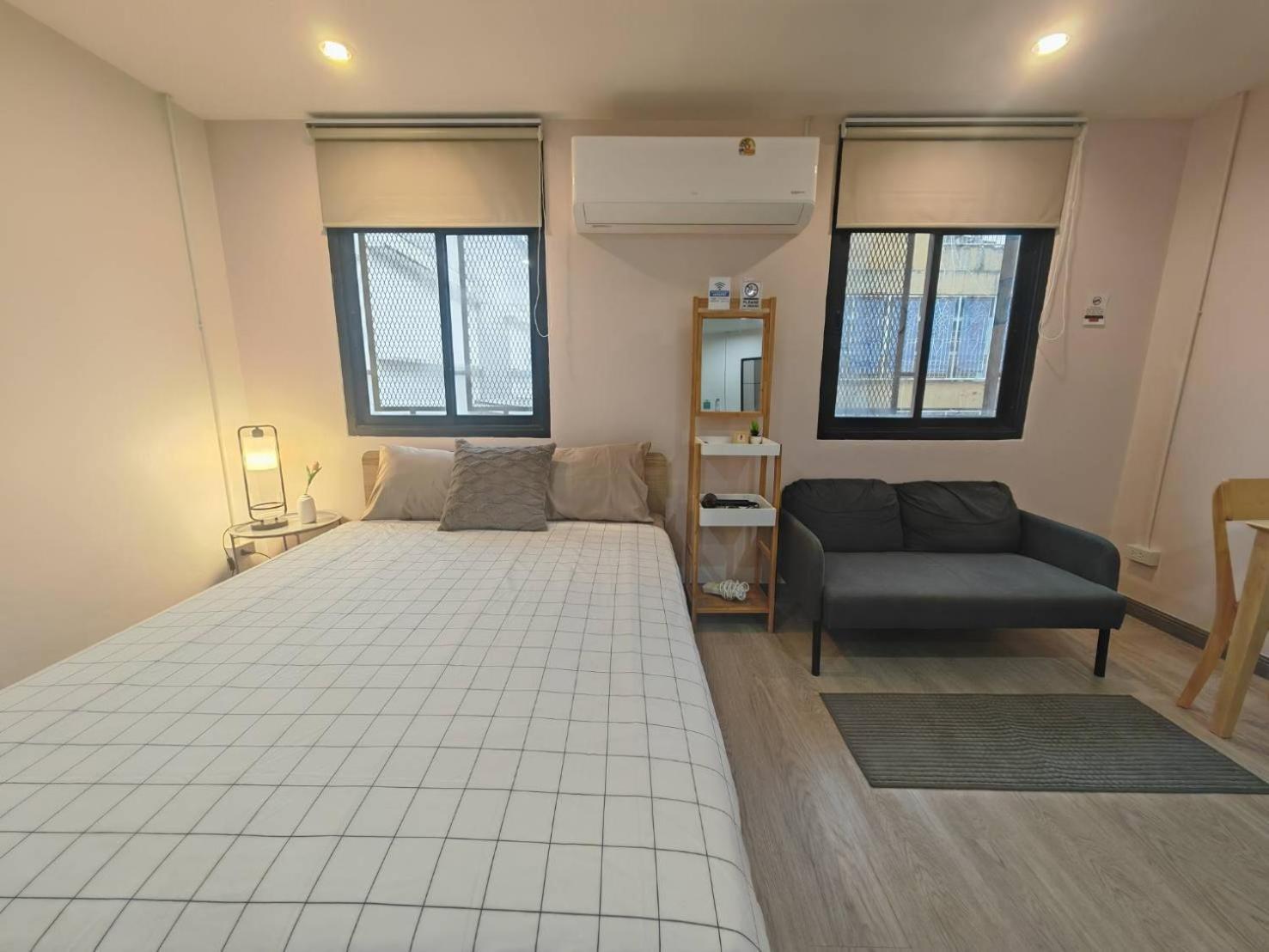 57 Hidden House Bkk Chinatown Hotel Bangkok Exterior photo