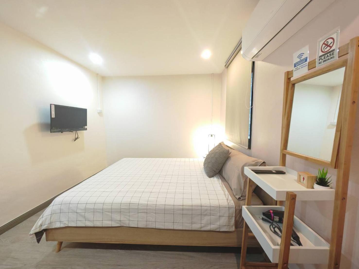 57 Hidden House Bkk Chinatown Hotel Bangkok Exterior photo